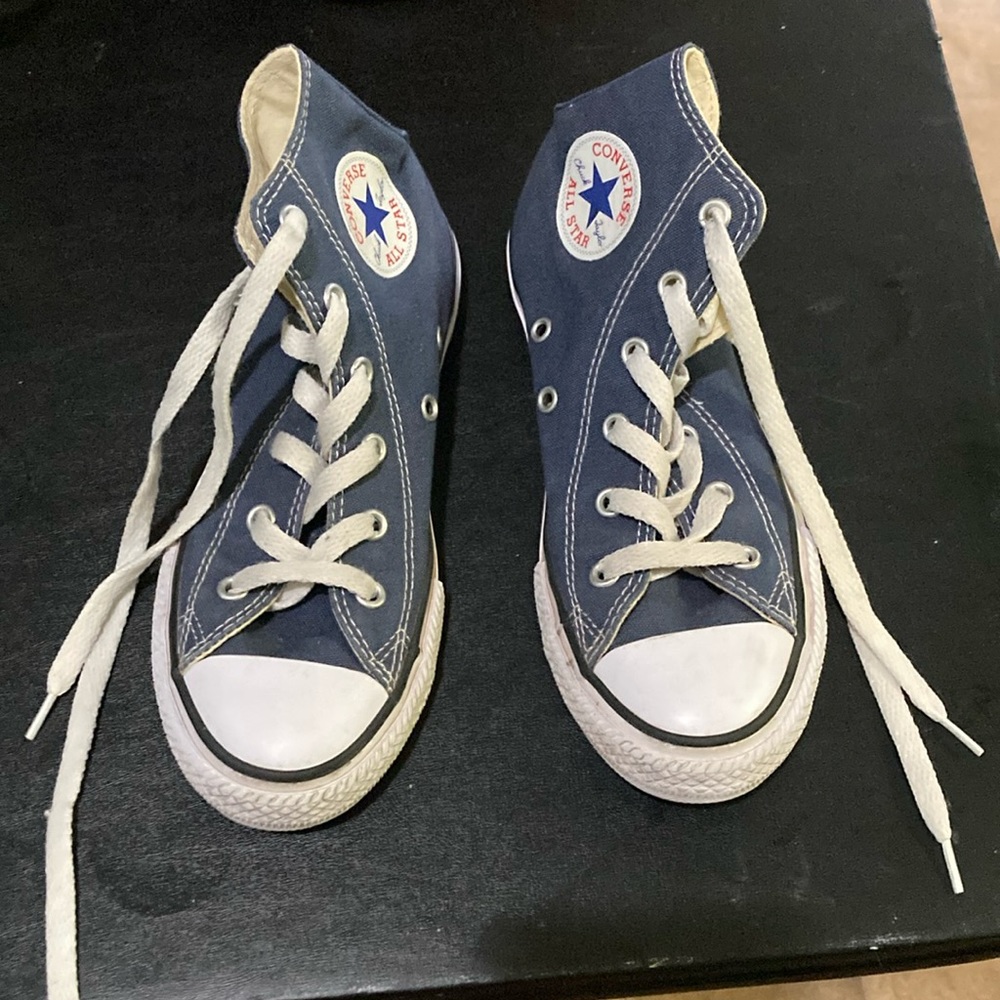 Converse Chuck Taylor All Star sneakers, boys 1.5, Navy.